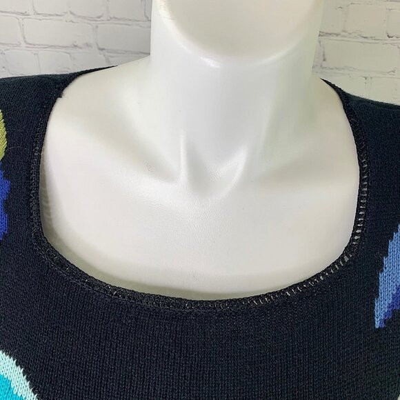 VINTAGE DELORES BELL SHORT SLEEVE FLORAL SWEATER - SMALL - Picture 3 of 5